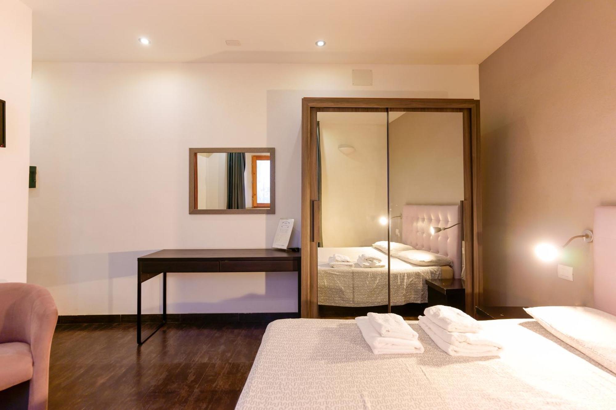 Hotel Il Palazz8 Iglesias Esterno foto