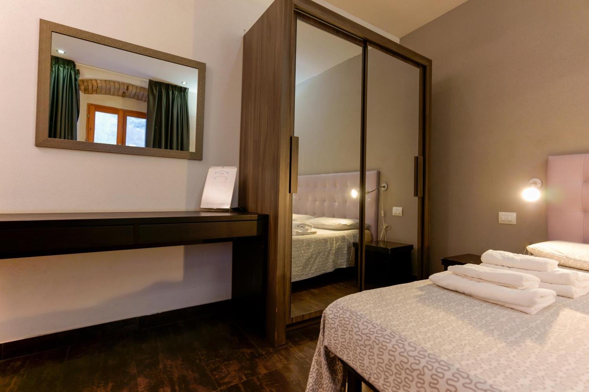 Hotel Il Palazz8 Iglesias Esterno foto